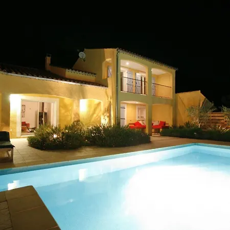 Сasa de vacaciones Exotic In Ceps With Private Pool, Cleaning Included