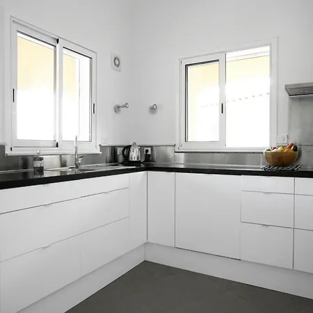 Exotic In Ceps With Private Pool, Cleaning Included *